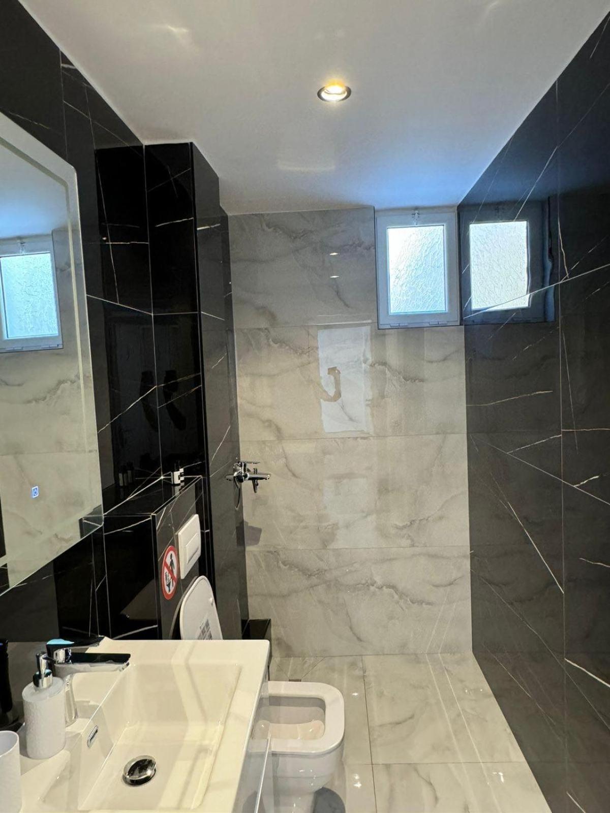 Noya Suites Sr Sarandë Exteriér fotografie